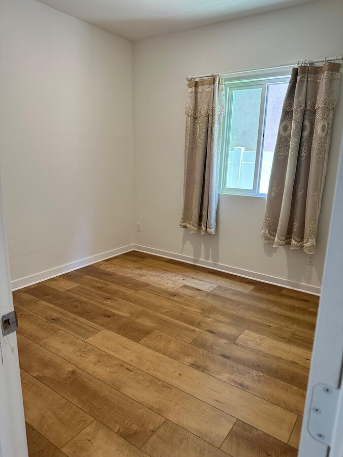 Photo - 9490 Elm Ave