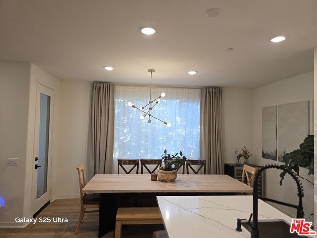 Building Photo - 22214 Poppy Ct