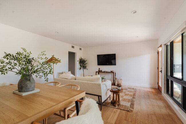 Photo - 1943 12th St Unit B