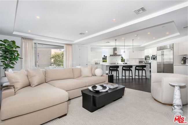 Photo - 460 N Palm Dr Unit 304