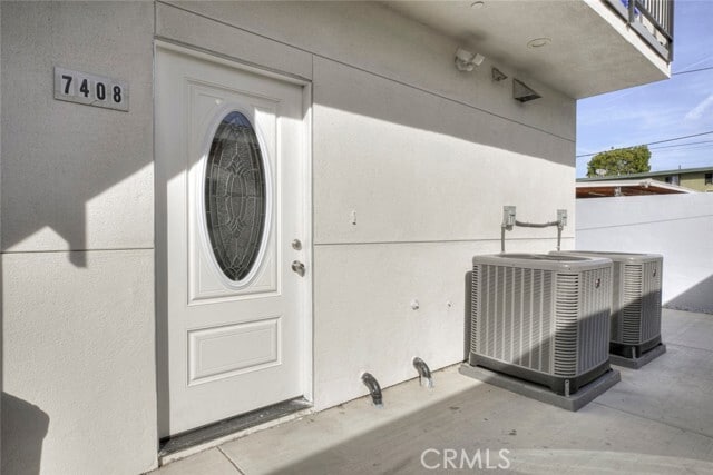 Photo - 7408 Radford Ave