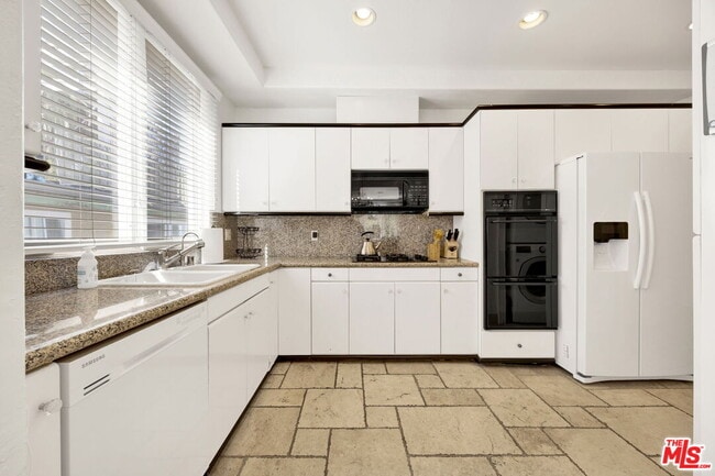 Photo - 11952 Montana Ave Unit 303