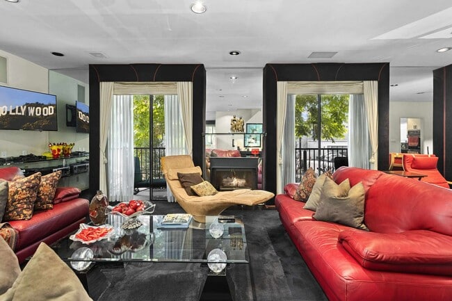 Photo - 540 N W Knoll Dr