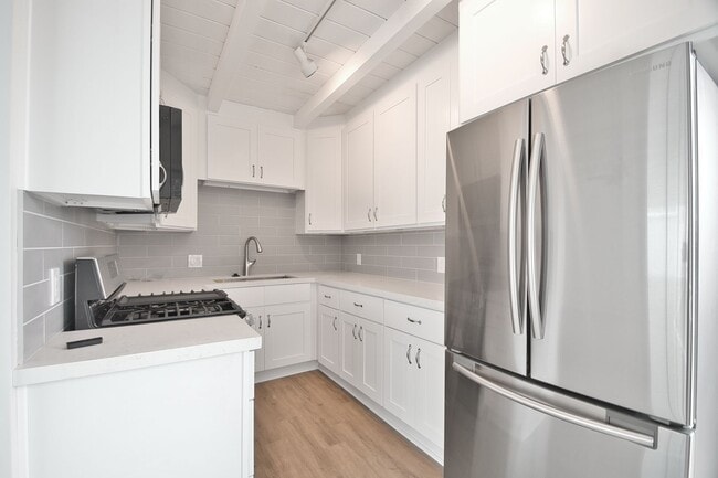 Photo - r221 39th Unit 223