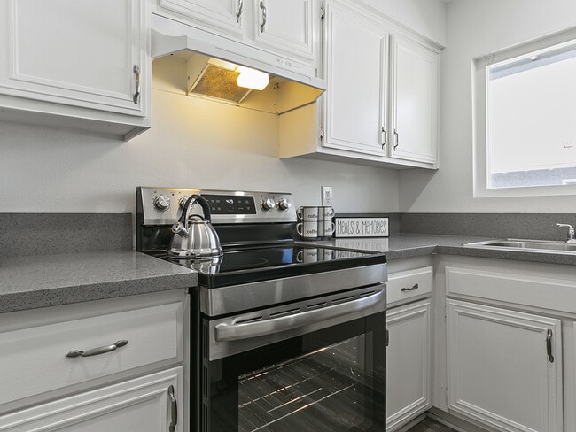 Building Photo - 20757 Plum Canyon Rd Rental