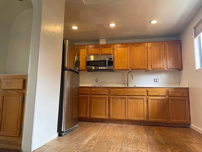 Building Photo - 260 Sierra Way Unit B
