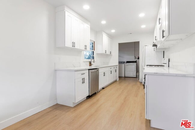 Photo - 2302 Bagley Ave