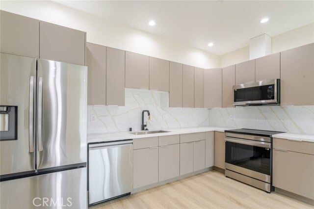 Photo - 11112 Emelita St