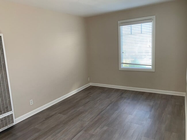 Building Photo - 1424 Ocean Ave Unit C Rental