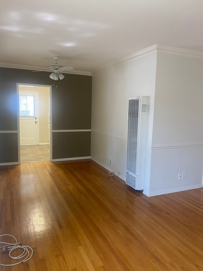 Photo - 150 N Pass Ave