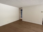 Large family room - 100 Hermosa Ave Unit 1h