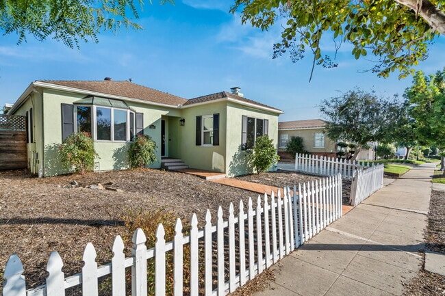 Photo - 4565 Estrella Ave