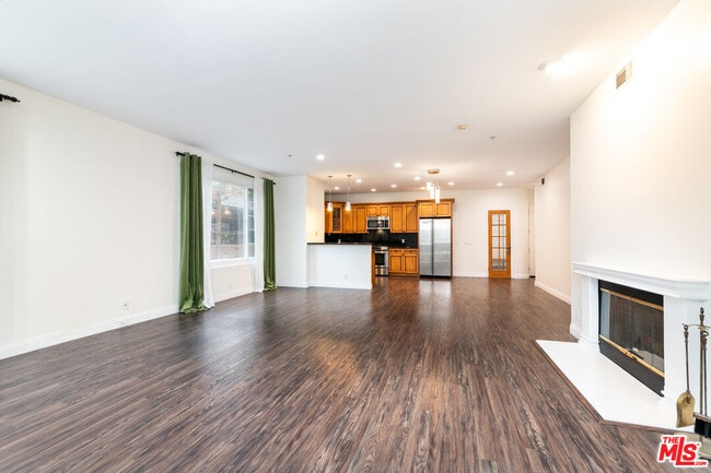 Photo - 117 N Gale Dr Unit 306
