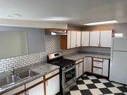 Photo - West Ventura 1+1 bedroom unit with a 2 car...