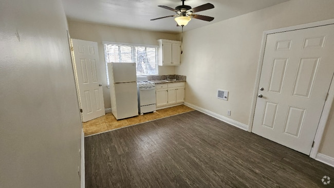 Building Photo - 527 Alexandria Ave Unit 5 Rental
