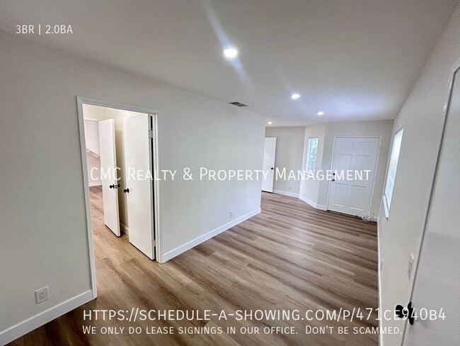 Photo - 1580 Park Ave