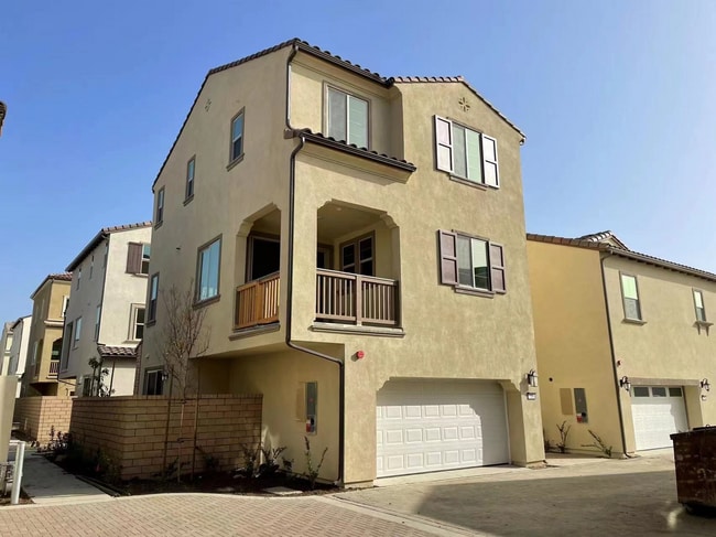 Building Photo - 7566 Channel View St