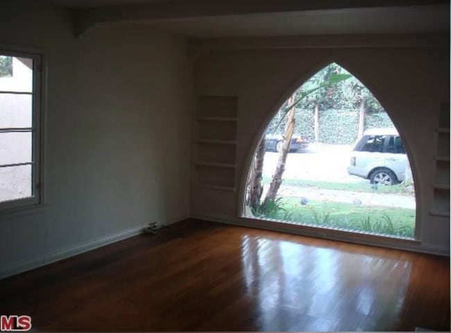 Living Room - 438 Smithwood Dr Unit a