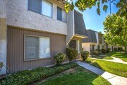 Photo - 1045 Clark St