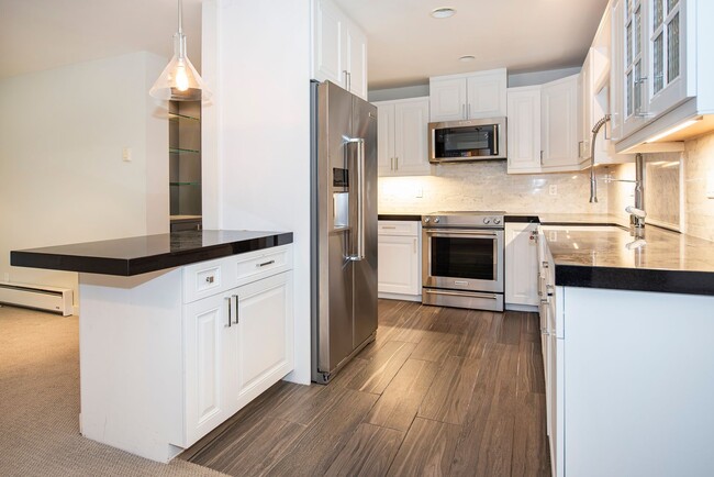 Photo - 2bed/2bath Condo in the Heart of Coast Village!