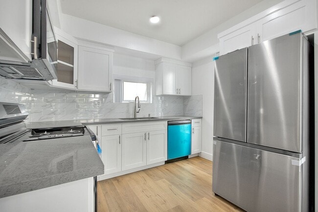 Photo - 11726 Hamlin St Unit #11732.5