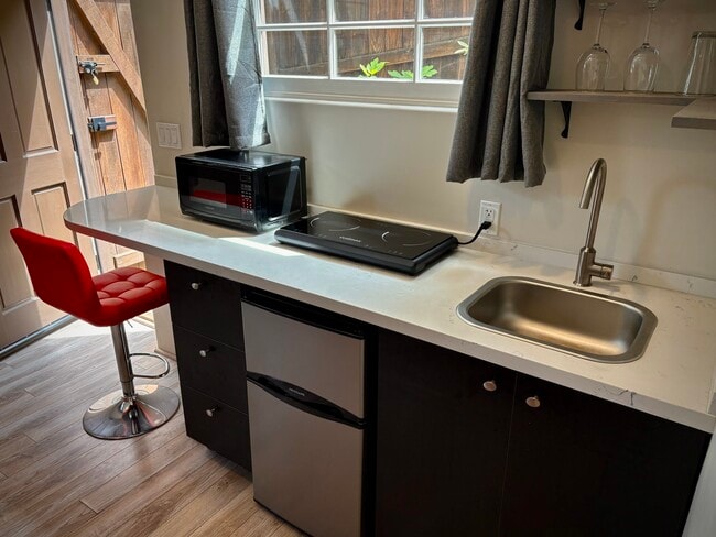 Photo - 3746 Lankershim Blvd Unit Guest House