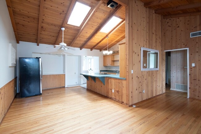Photo - 2111 Emerald St Unit 2111