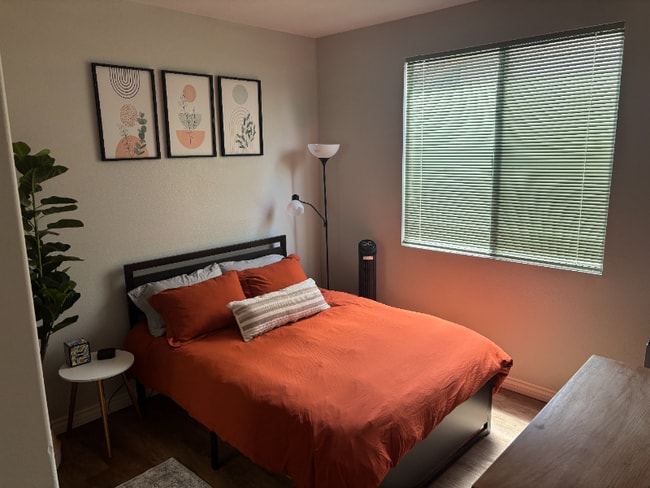 Building Photo - 4760 Sandalwood Way