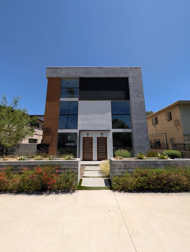 Building Photo - 4260 Laurel Canyon Blvd Unit 4260