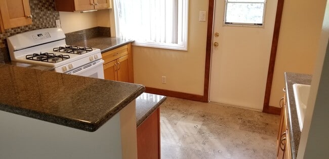 Photo - 4092-4096 Green Unit 4096