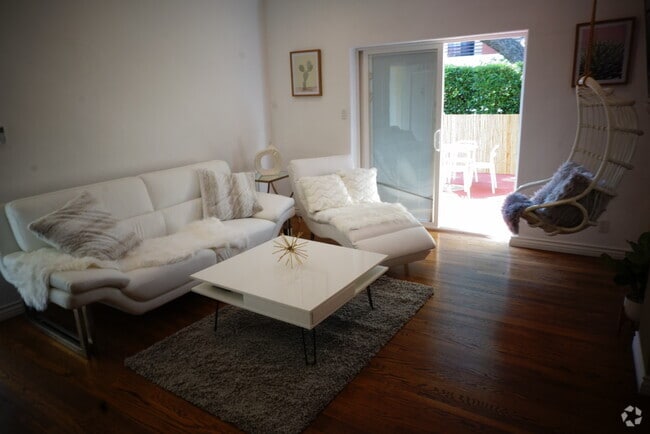 Building Photo - 1416 S Crest Dr Unit 1416 Rental