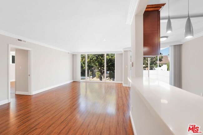 Photo - 248 S Doheny Dr Unit 3