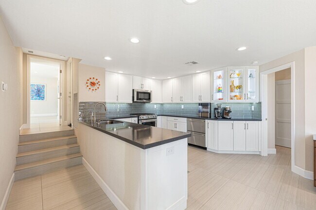 Photo - 49069 Mariposa Dr
