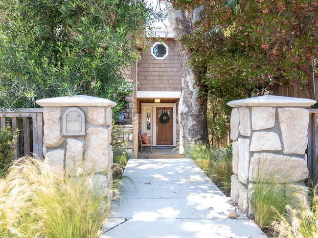 Photo - Exquisite Tree Section Home with A/C
