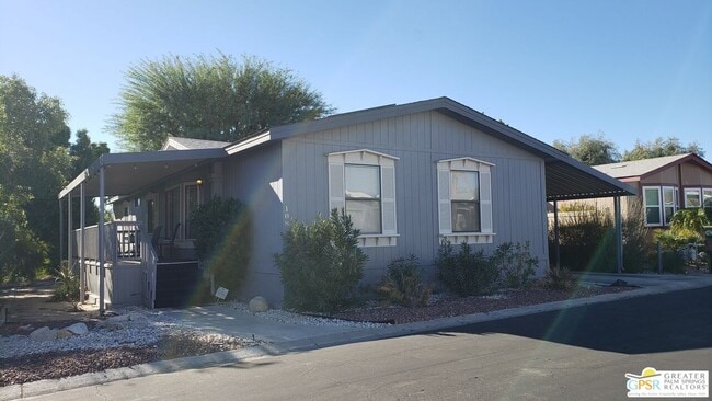 Building Photo - 15300 Palm Dr