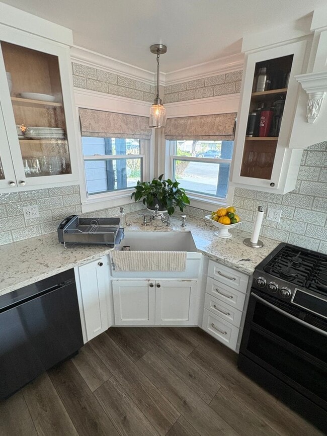 Photo - Remodeled Craftsman style 3 bedroom (with 4th office/bedroom), 3 bathroom home - this is NOT your...