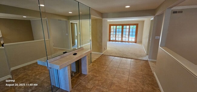 Photo - UNIVERSITY CITY / SAN DIEGO - Nice 5 Bedro...