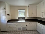 Photo - MOVE-IN SPECIAL!  $600 off the first year'... Unit 624 1/2 N Spaulding Ave