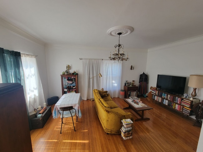 Photo - 1935 N Vermont Ave Unit 4