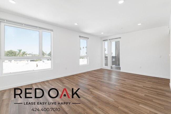 Building Photo - 1860 N Western Ave Unit 201 Rental