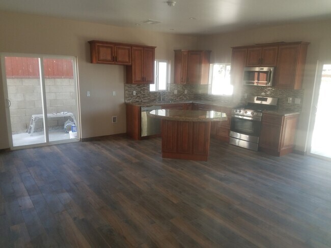 Photo - 7026 Tampa Ave