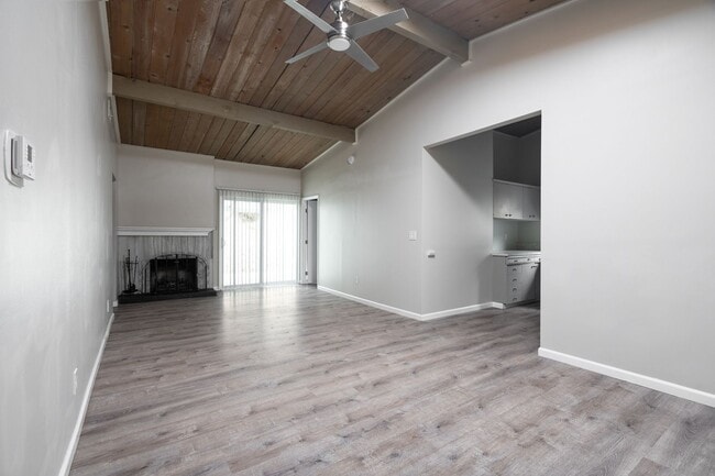 Building Photo - Attached garage!