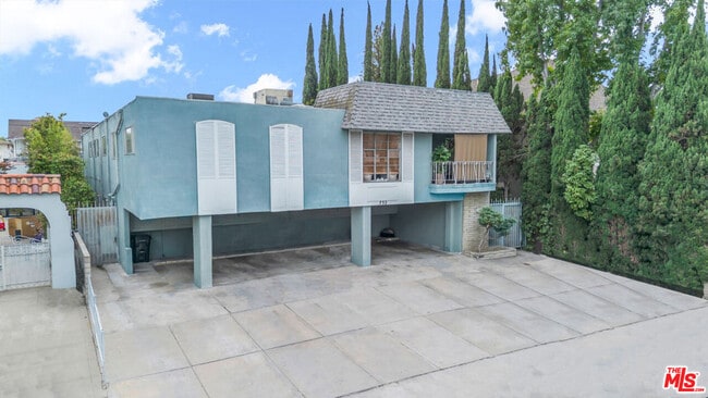 Building Photo - 732 Lorraine Blvd Unit 5