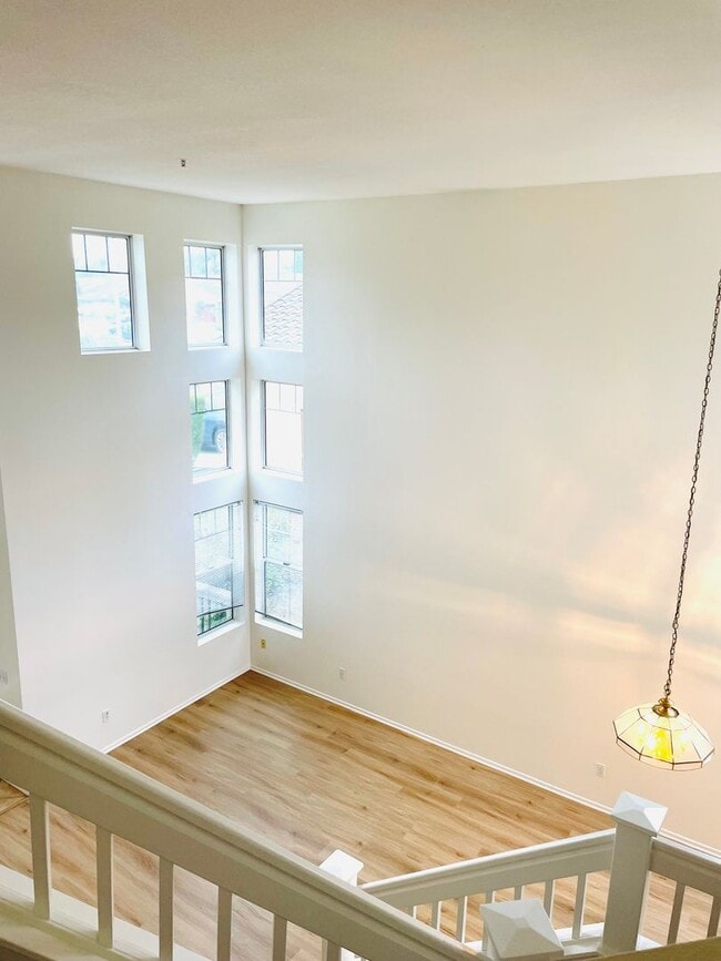 Photo - Heart of Ventura Living: Elegant Two-Story...