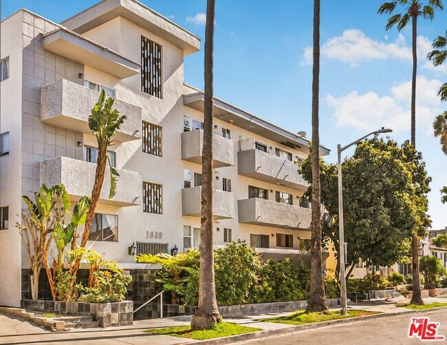 Building Photo - 1030 N Orange Grove Ave Unit 302