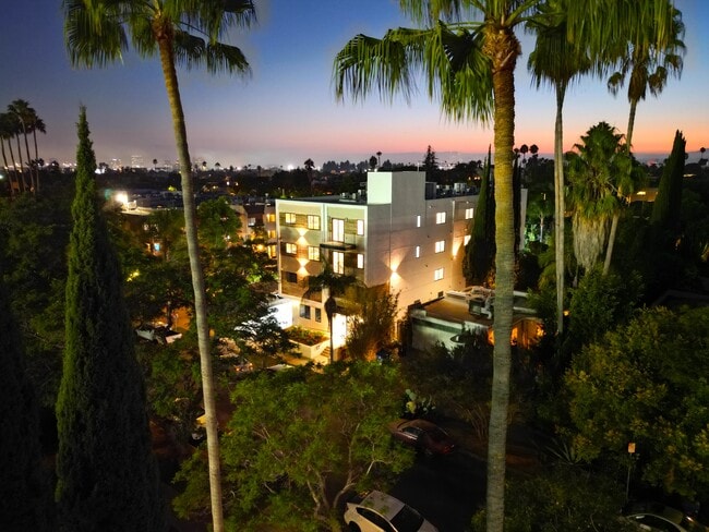 Photo - 941 N Martel Ave