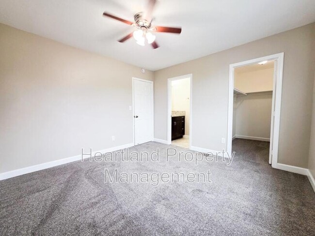 Photo - 8386 Golden Ave