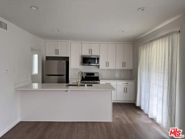 Building Photo - 4770 Edgewood Pl