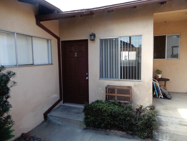 Building Photo - 5326 Lincoln Ave Unit HP 2