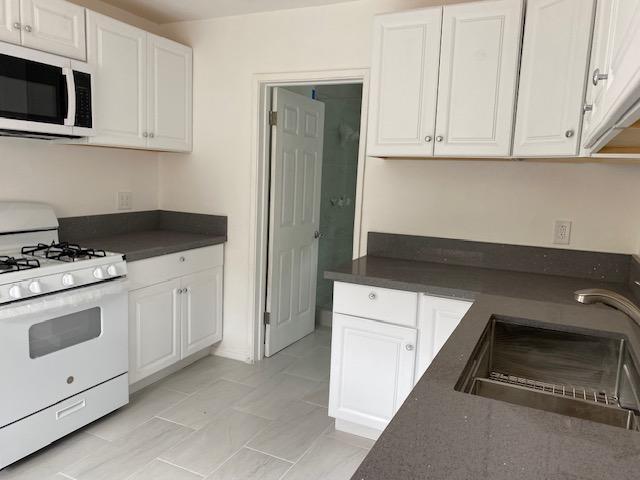 Photo - 1619 W 11th Pl